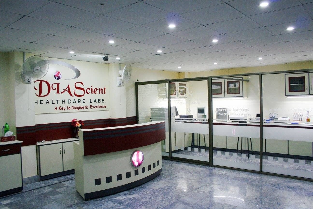 DIA Scient Health Care Labs reception and laboratory, Faisalabad